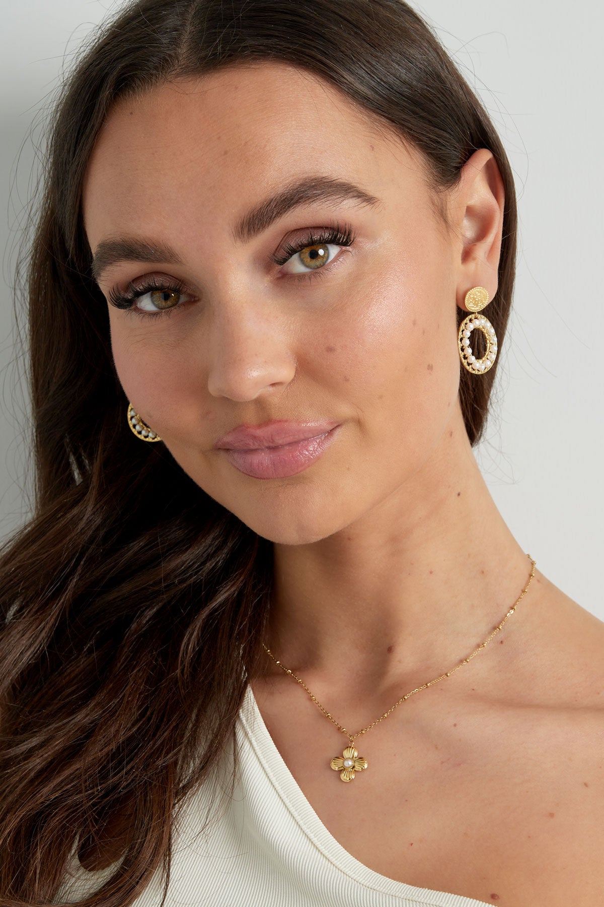 Bloemen ketting met parel